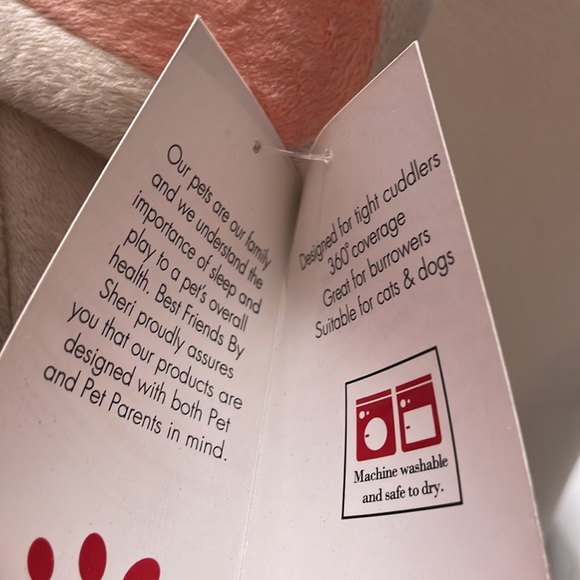 NWT Small Pet Bed (hut) - Picture 13 of 14